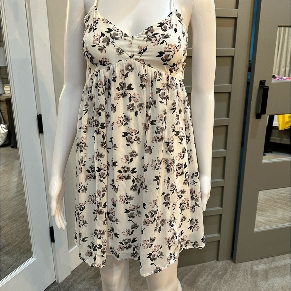 Hollister Pink and White Floral Dress Size XS